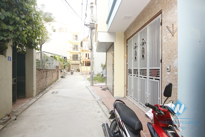 Three bedrooms house for rent in Ngoc Thuy, Long Bien district, Ha Noi